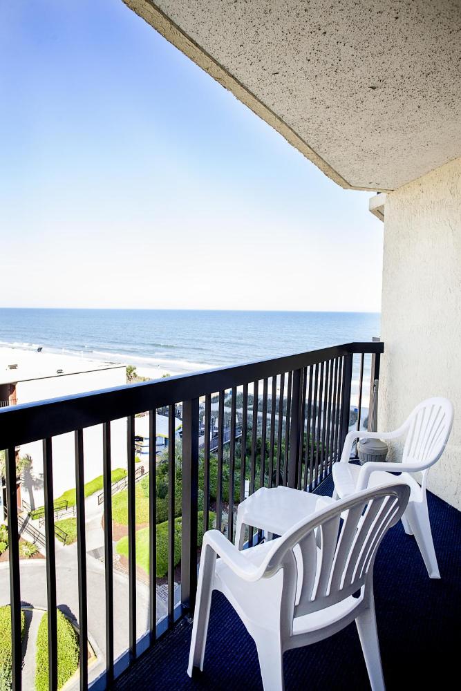 Pinnacle Ocean View Queen Efficiency interior